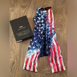 TYR venzo KneeSkin/Tech-suit